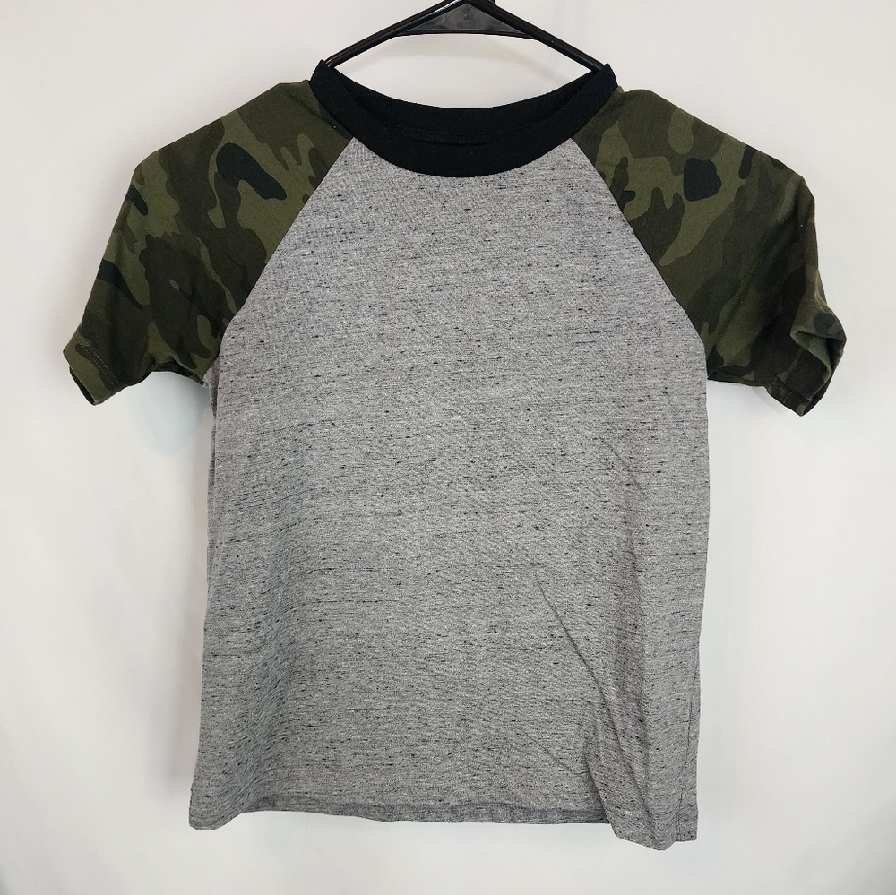 ⭐️ 5/$25 Old Navy Tshirt